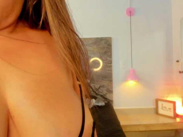  Alessia12- chat room