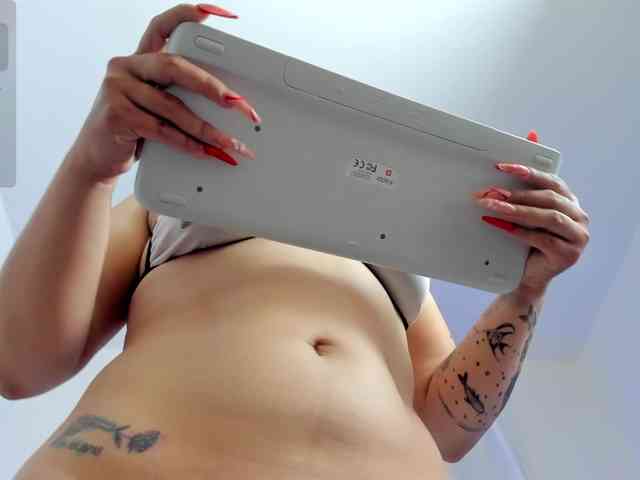 karolina-evans webcam
