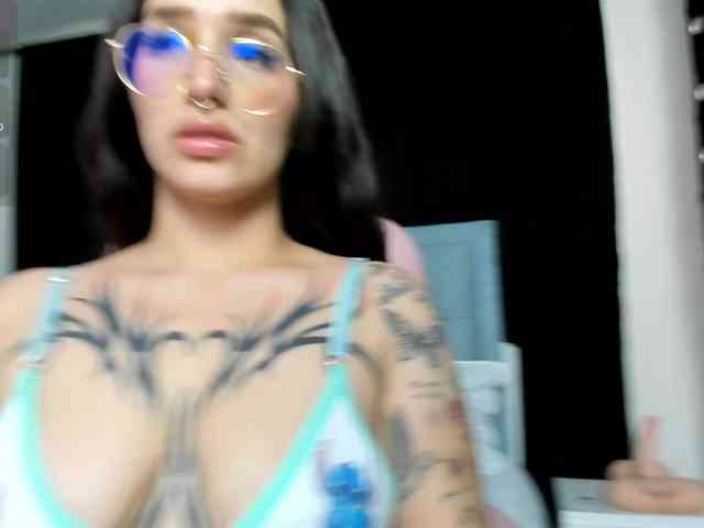 karolina-evans webcam