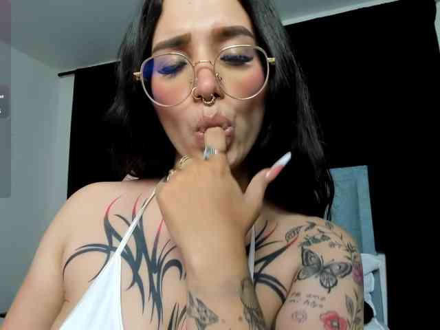 karolina-evans webcam