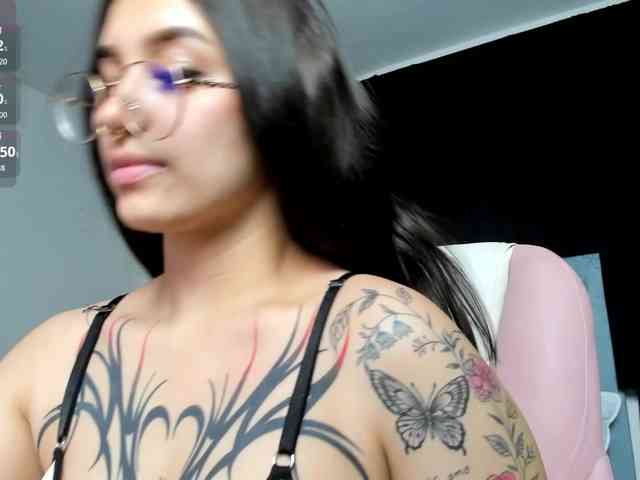 karolina-evans webcam