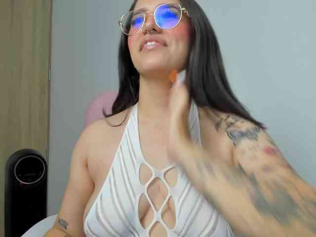 karolina-evans webcam