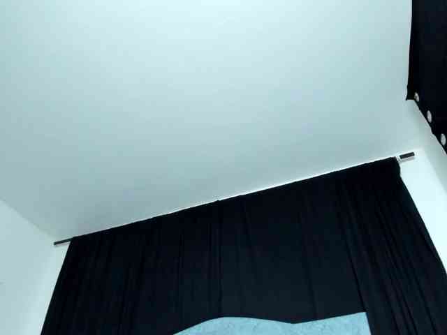 karolina-evans webcam