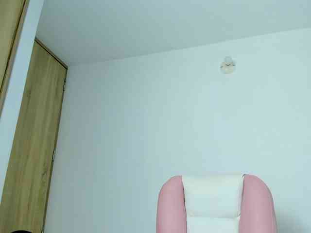karolina-evans webcam