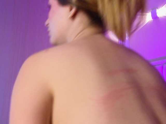 Emma-Blonde's BongaCams show and profile