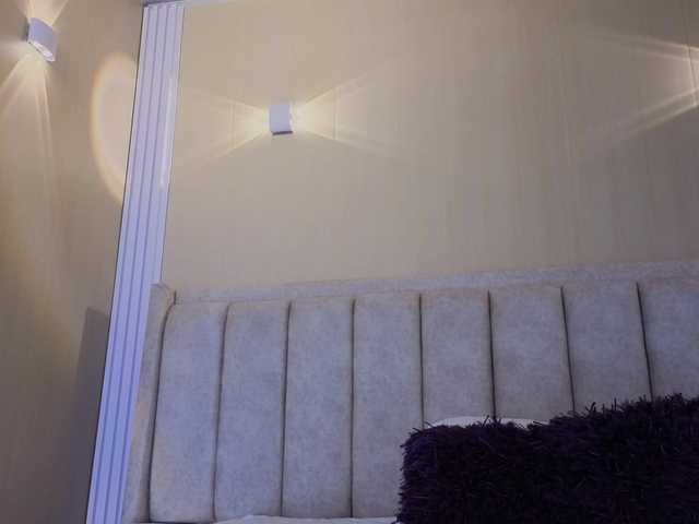 Emma-Blonde's BongaCams show and profile