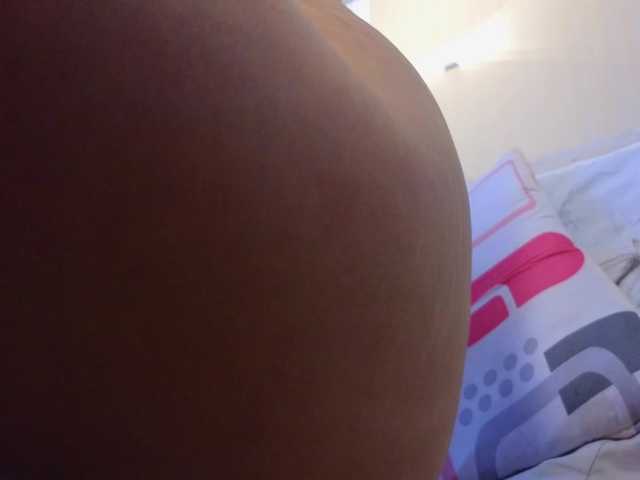 Emma-Blonde's BongaCams show and profile