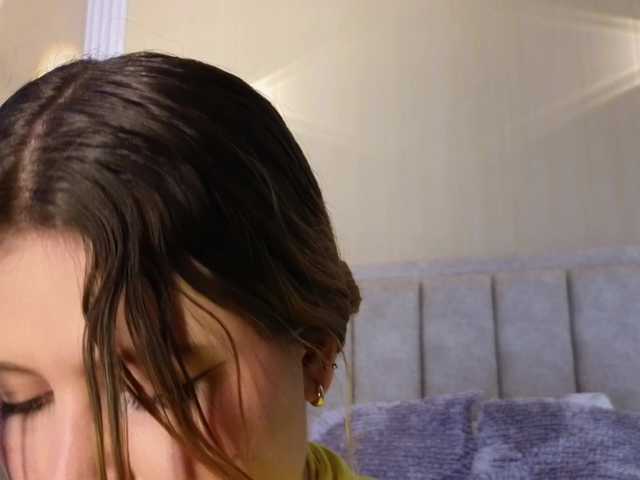 Emma-Blonde's BongaCams show and profile