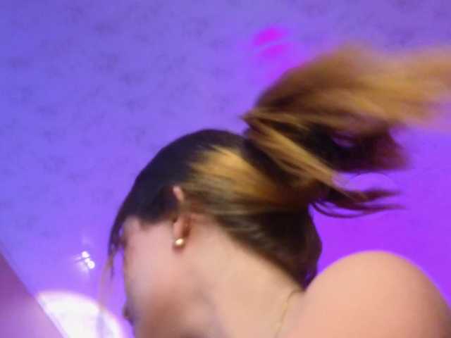 Emma-Blonde's BongaCams show and profile