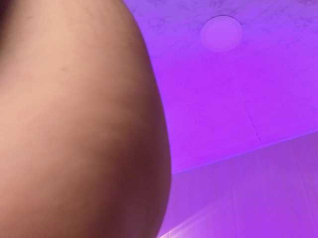 Emma-Blonde's BongaCams show and profile