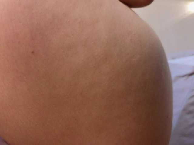 Emma-Blonde's BongaCams show and profile