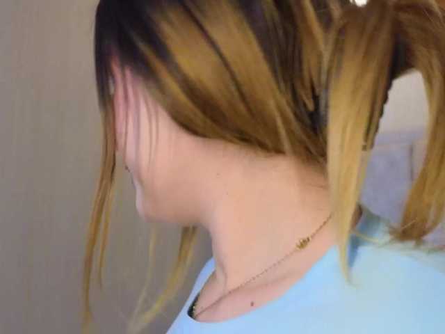 Emma-Blonde's BongaCams show and profile