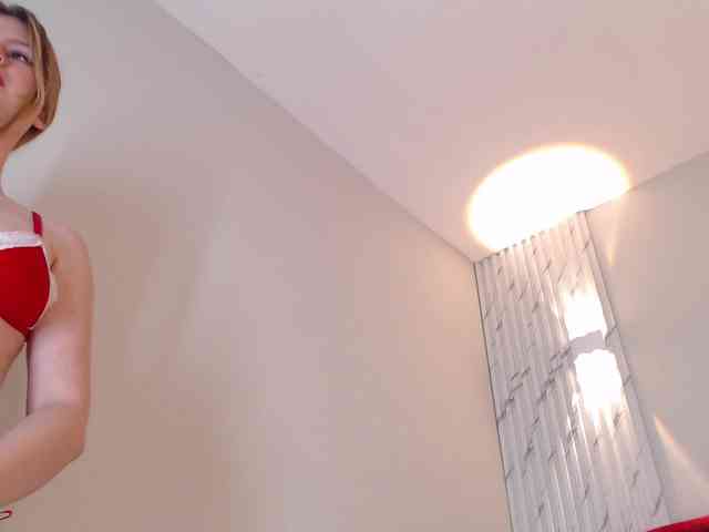 Emma-Blonde webcam