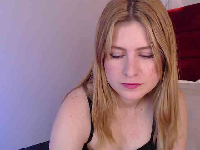 Emma-Blonde webcam