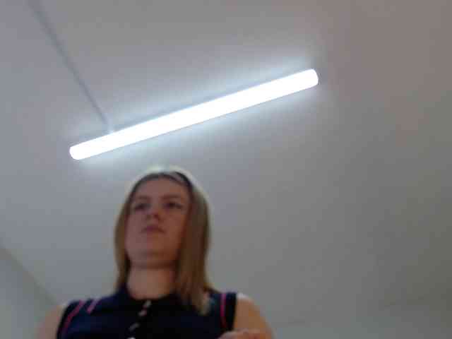 Emma-Blonde webcam