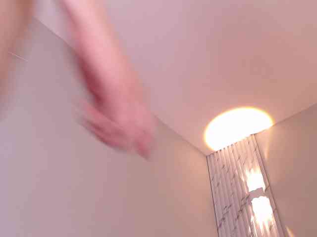 Emma-Blonde webcam