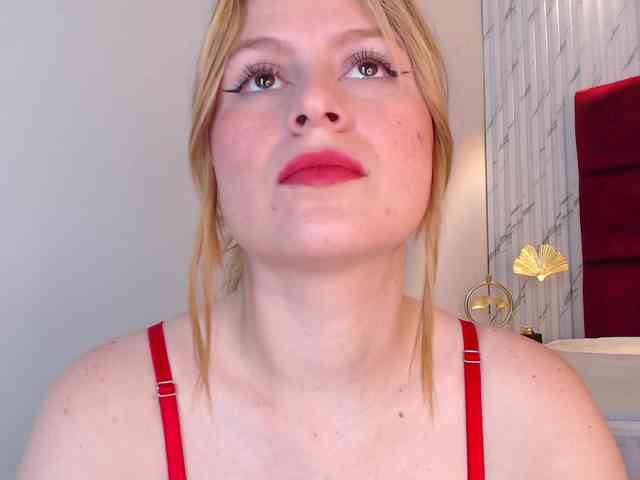 Emma-Blonde webcam
