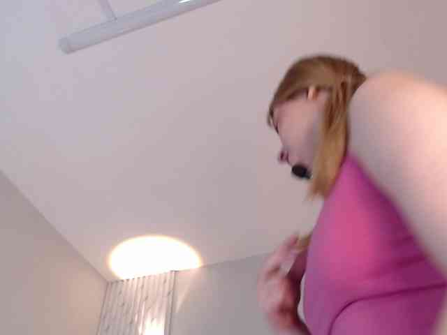 Emma-Blonde webcam
