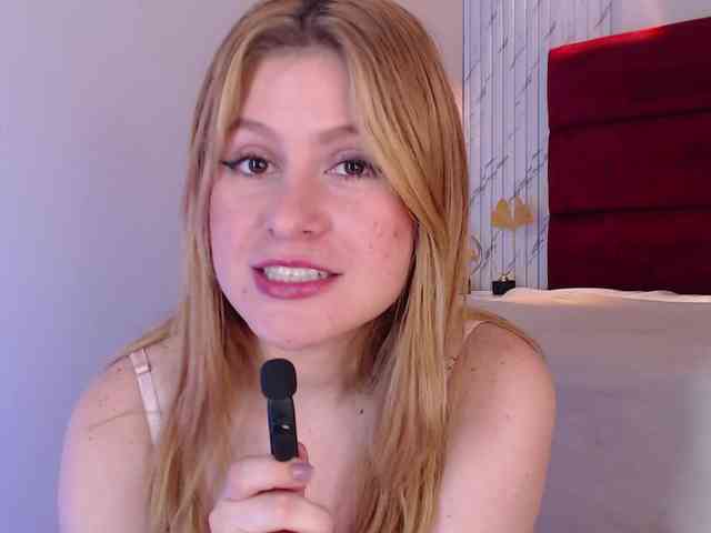 Emma-Blonde webcam