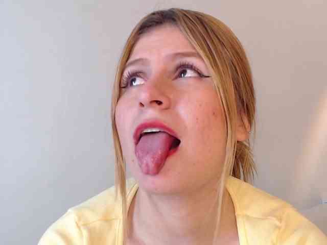 Emma-Blonde webcam