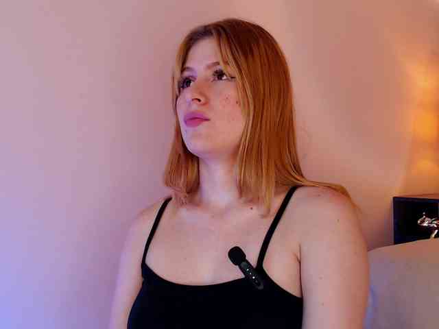 Emma-Blonde webcam