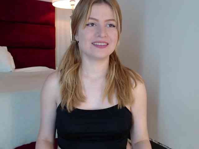 Emma-Blonde webcam
