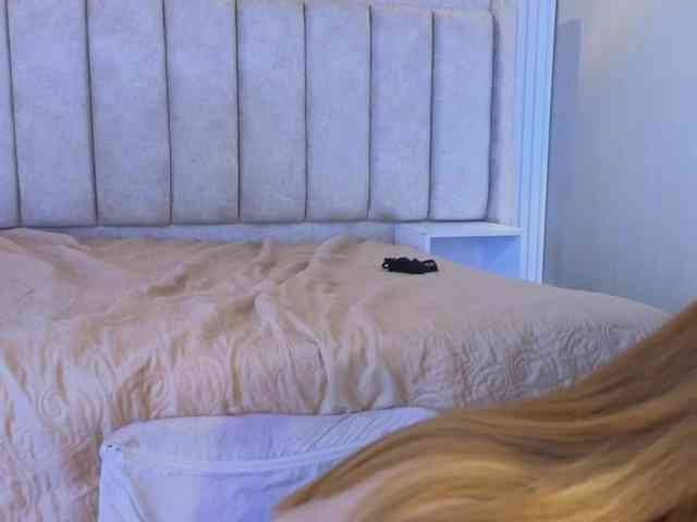 Emma-Blonde webcam