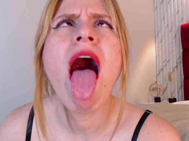 Emma-Blonde webcam
