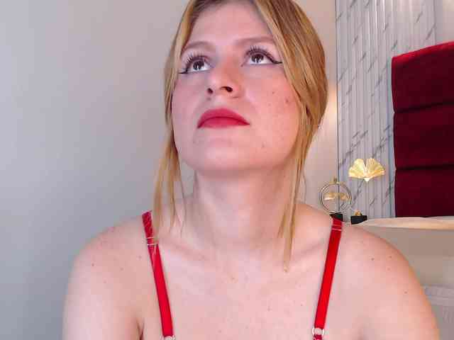 Emma-Blonde webcam
