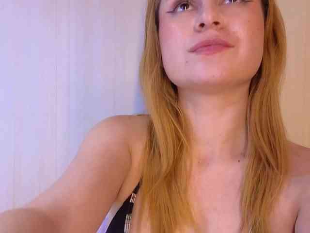 Emma-Blonde webcam