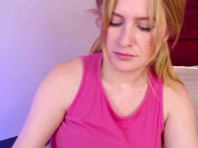 Emma-Blonde webcam