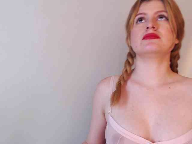 Emma-Blonde webcam