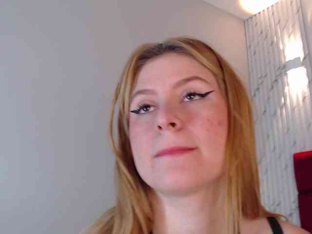 dirty adult chat Emma-Blonde