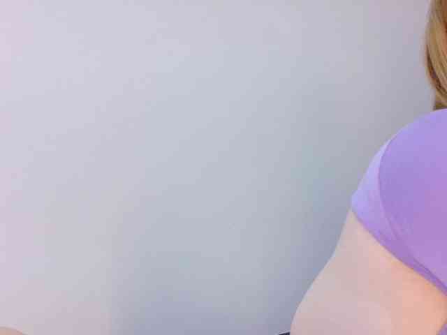 Emma-Blonde webcam