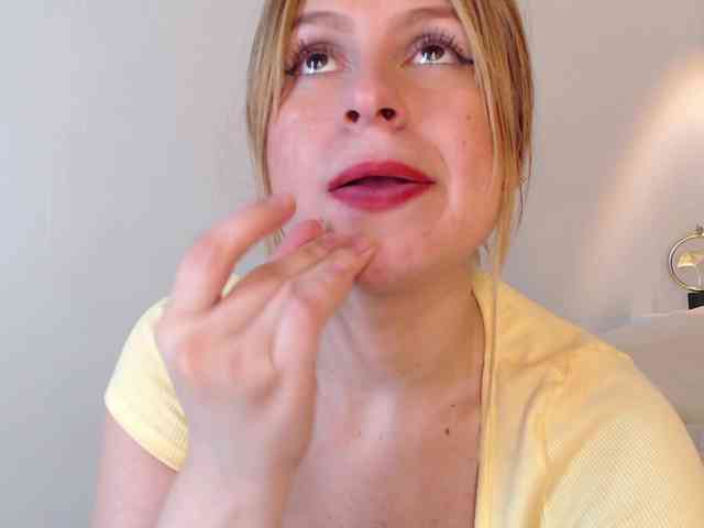 Emma-Blonde webcam