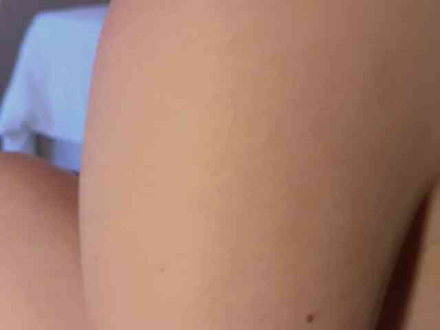 Emma-Blonde Live Webcam on BongaCams