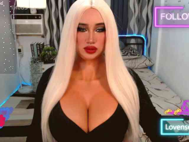 TsGiganticSelfsu... Live Webcam on BongaCams