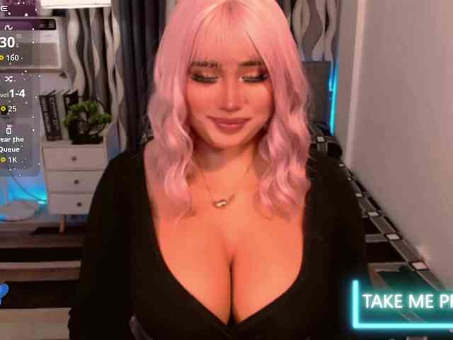 TsGiganticSelfsu... Live Webcam on BongaCams