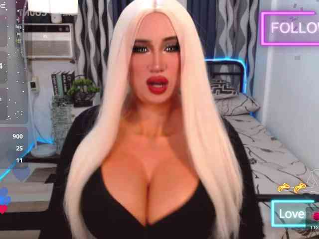 TsGiganticSelfsu... Live Webcam on BongaCams