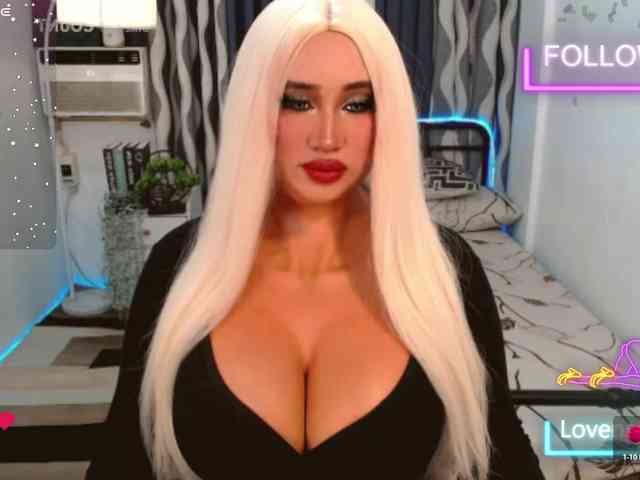 TsGiganticSelfsu... Live Webcam on BongaCams