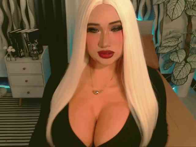 TsGiganticSelfsuckers Live Webcam on BongaCams