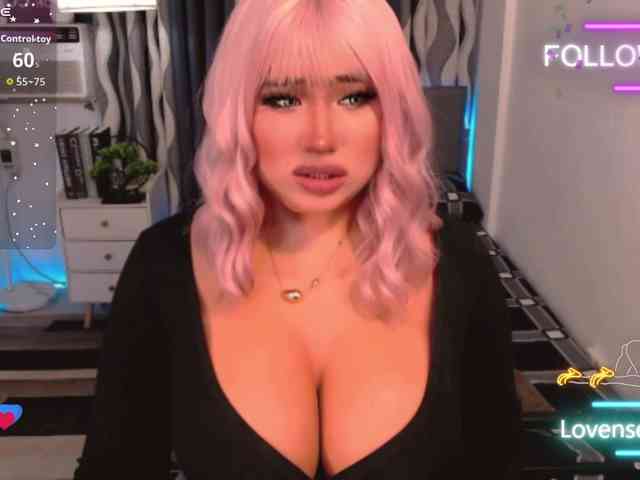 TsGiganticSelfsu... Live Webcam on BongaCams