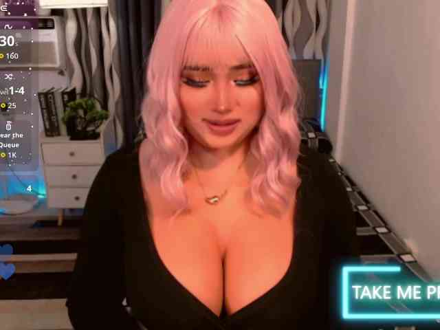 TsGiganticSelfsu... Live Webcam on BongaCams