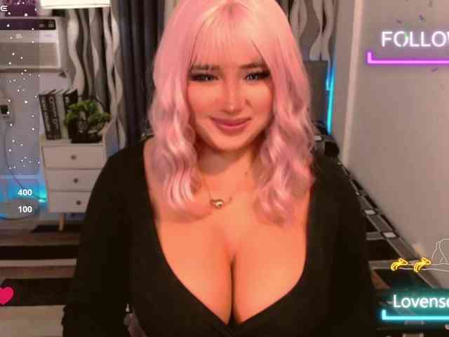 TsGiganticSelfsu... Live Webcam on BongaCams