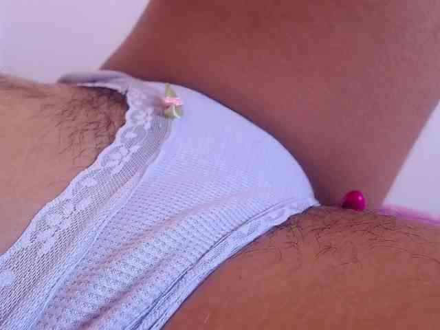 GOODGIRLYUMMM webcam