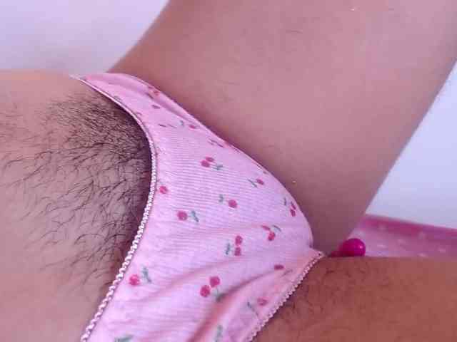 GOODGIRLYUMMM webcam