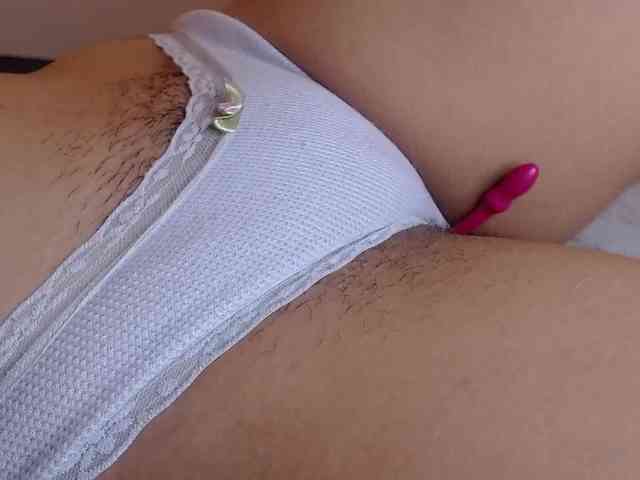 GOODGIRLYUMMM webcam