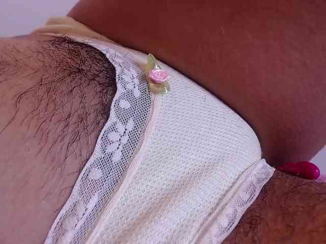 GOODGIRLYUMMM webcam
