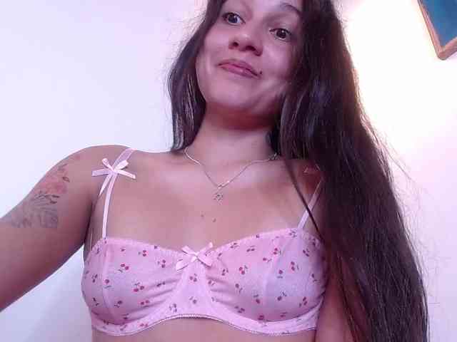 GOODGIRLYUMMM webcam