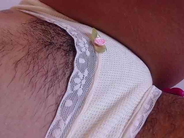 GOODGIRLYUMMM webcam